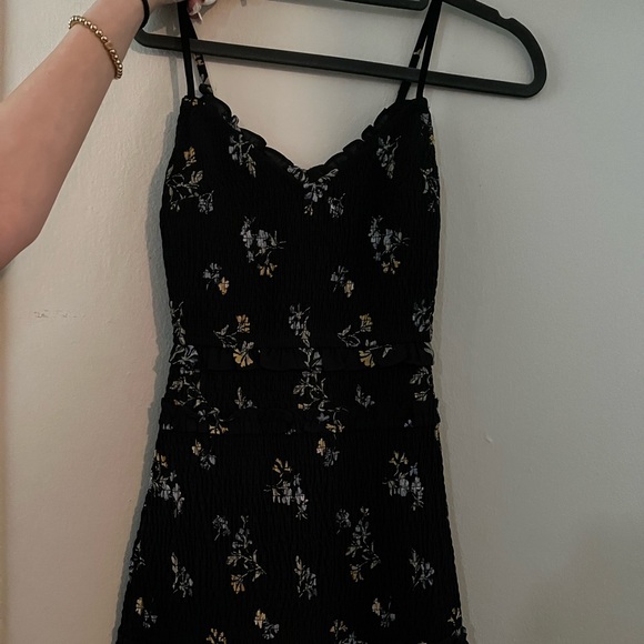 Mini smocked dress - Picture 9 of 10